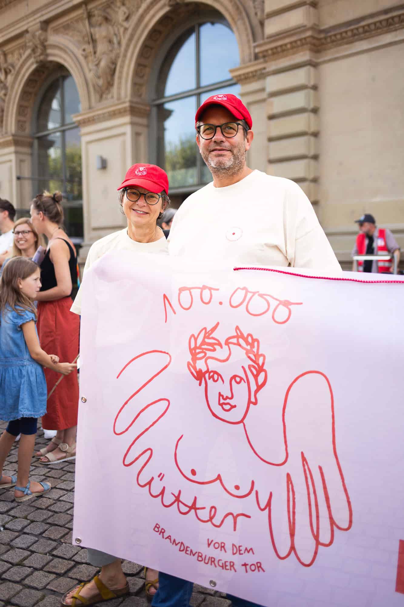 Demonstration in Mainz 2025 mit Frauen und Kindern für die Rechte von Müttern.
